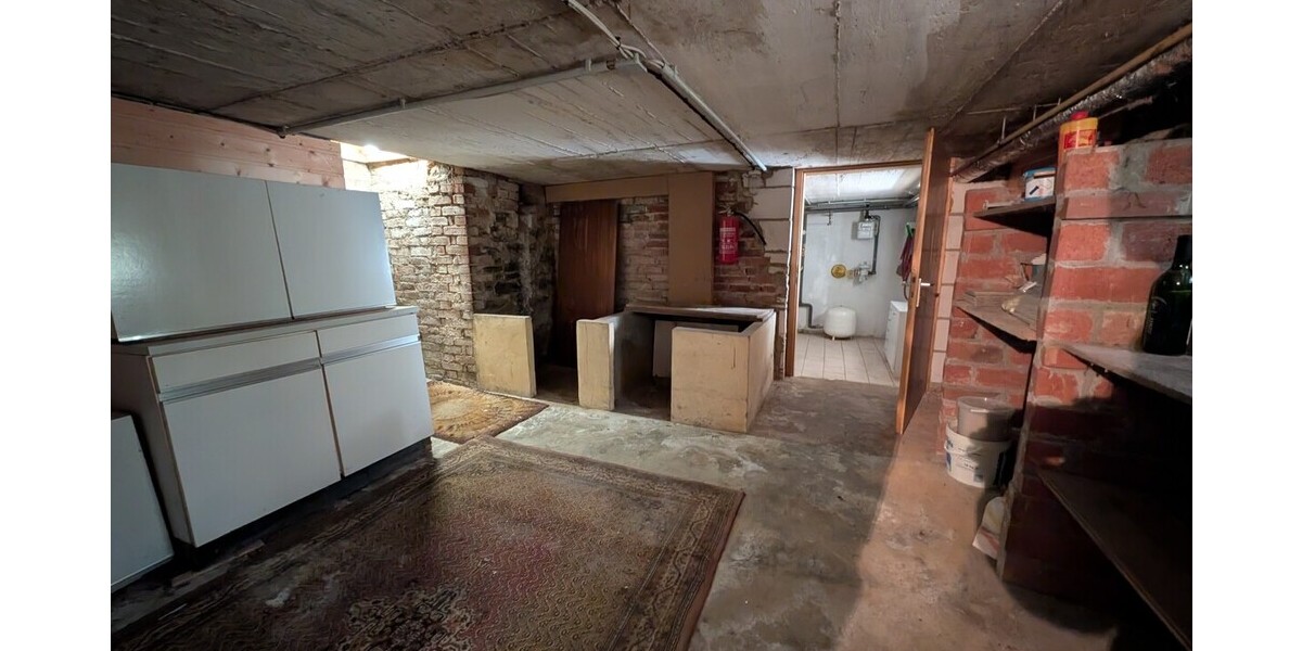 Großes Grundstück in Hüllhorst: Einfamilienhaus mit Potenzial zur Neugestaltung - Einfamilienhaus Hüllhorst | Angebot:26948470