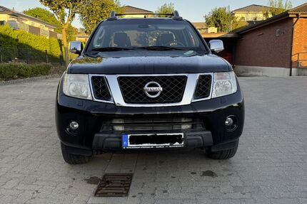 Nissan Navara 270.000 km 8.900 &euro; Detmold 32756