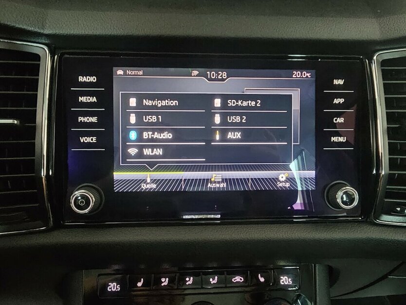 Skoda Kodiaq 2.0 TDI 4x4 NAVI PANO RFK LED AHK LEDER 174.691 km 20.990 € Löhne 32584