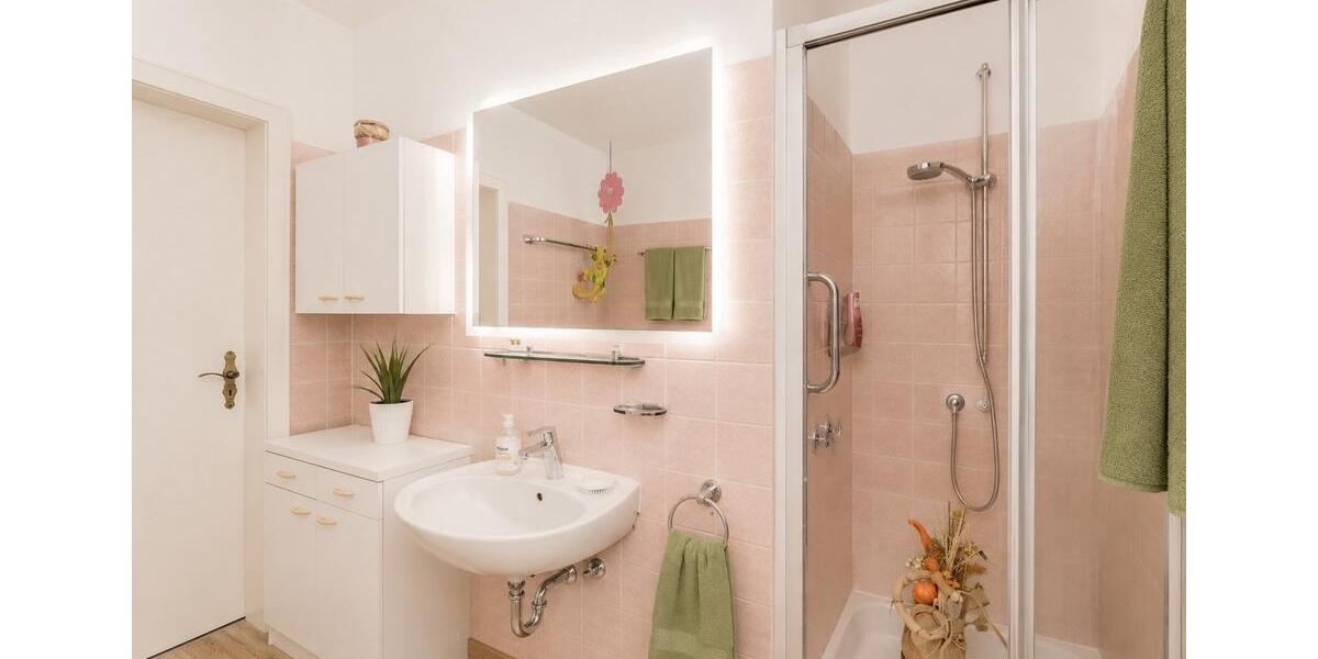 Erdgeschoßwohnung Detmold - 5 Zimmer, 114 m&sup2;, 220.000&euro; | Angebot:27096120