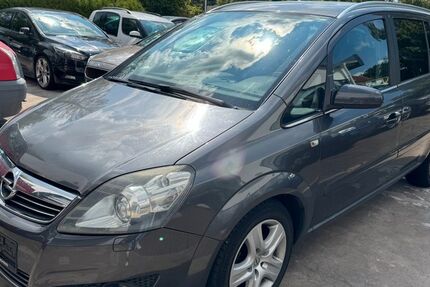 Opel Zafira 225.000 km 1.550 € Detmold 32758