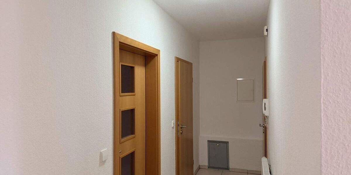Gepflegete 3 Zimmer-Wohnung, mit offener Küche Dachgeschosswohnung (Fahrstuhl) in Schloß Holte-Stk. 3 zimmer