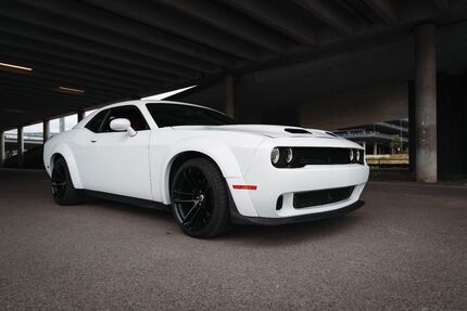 Dodge Challenger 98.000 km 30.000 &euro; Augustdorf 33758