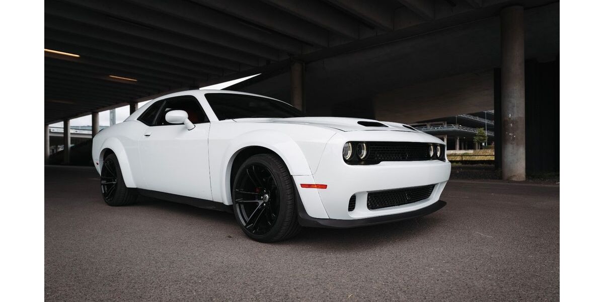 Dodge Challenger 98.000 km 30.000 &euro; Augustdorf 33758