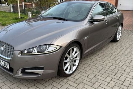 Jaguar XF 240.400 km 7.300 &euro; Bielefeld 33659