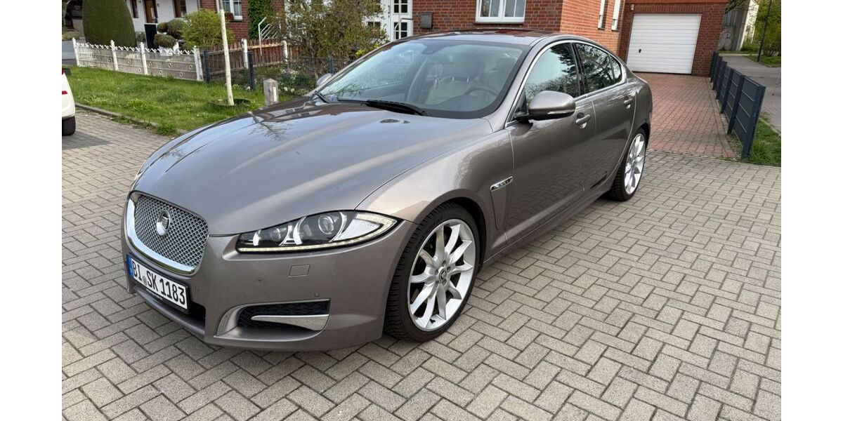 Jaguar XF 240.400 km 7.300 &euro; Bielefeld 33659