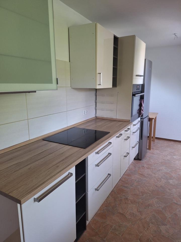 3 Zimmer Küche Dusche WC ( 86 m2) Dachgeschoss