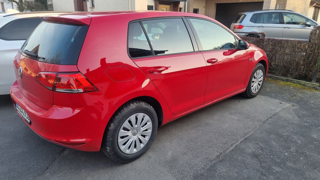 VW Golf 67.500 km 14.990 &euro; Bad Salzuflen 32107