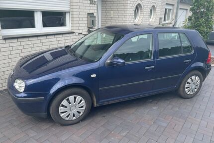 VW Golf 216.000 km 890 &euro; Verl 33415