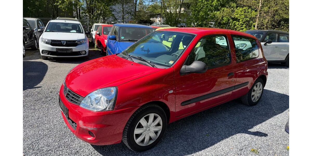 Renault Clio 164.000 km 1.499 &euro; Detmold 32758