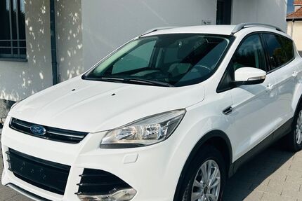 Ford Kuga 71.000 km 12.600 € Bielefeld 33647
