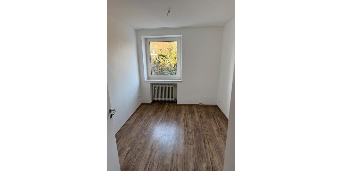 Großzügige 4 Zimer Wohnung mit Wintergarten in Bi-Sennestadt 125q 4 zimmer