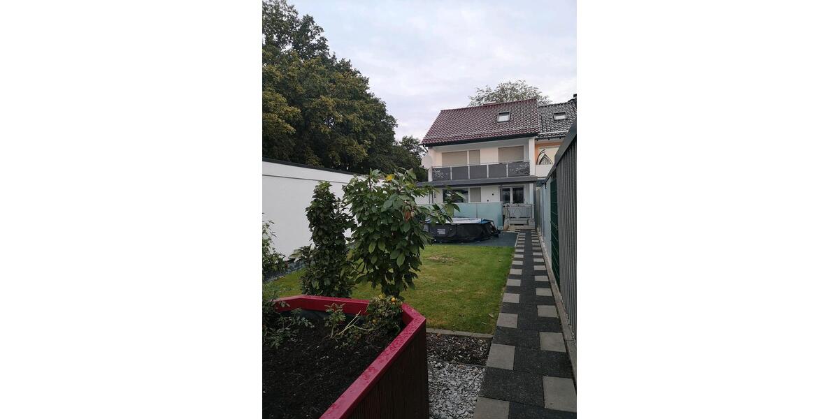 Reihenendhaus; 5,5 Z., Terrasse,Keller, Stellplatz, großer Garten 6 zimmer