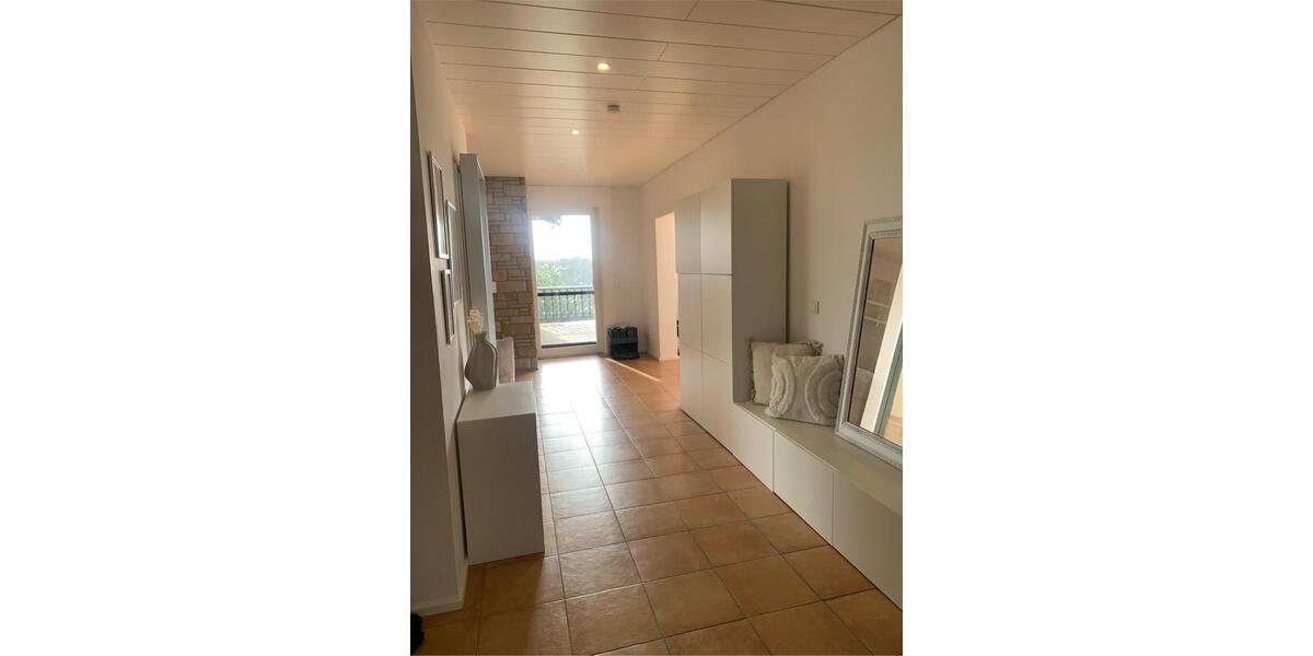 Erdgeschoßwohnung Halle - 3.5 Zimmer, 176 m&sup2;, 1.496&euro; | Angebot:25759255