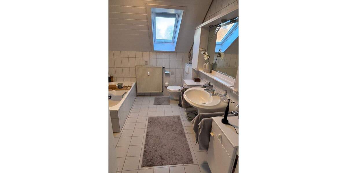 Etagenwohnung Bünde Dünne - 4 Zimmer, 130 m&sup2;, 890&euro; | Angebot:25109592