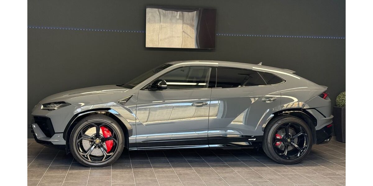 Lamborghini Urus 18.600 km 268.500 &euro; Bielefeld 33647