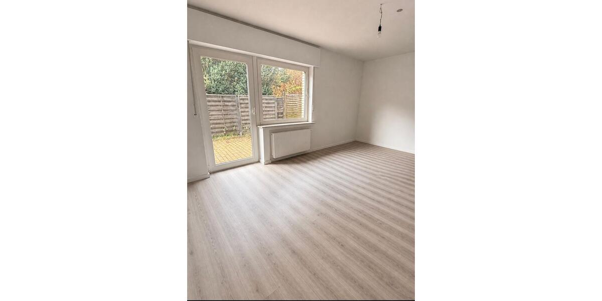 Erdgeschoßwohnung Hüllhorst - 4 Zimmer, 110 m&sup2;, 800&euro; | Angebot:26414520