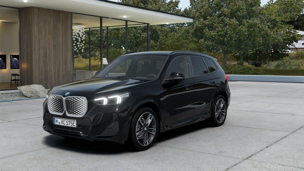 BMW iX1 4.000 km 49.000 &euro; Bielefeld 33719