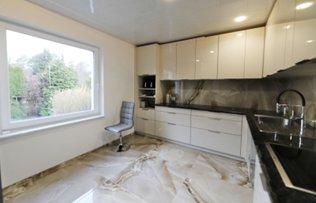 Einfamilienhaus Lage - 6.5 Zimmer, 234 m&sup2;, 670.000&euro; | Angebot:26989348