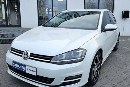 VW Golf VII 1.4 TSI Highline ALCANTARA BI XENON 129.800 km 10.990 &euro; Löhne 32584
