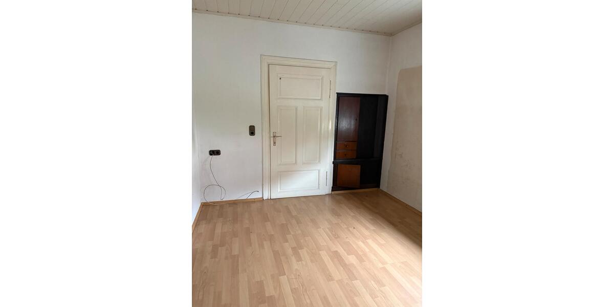 Einfamilienhaus Bünde - 7 Zimmer, 150 m&sup2;, 275.000&euro; | Angebot:27003178