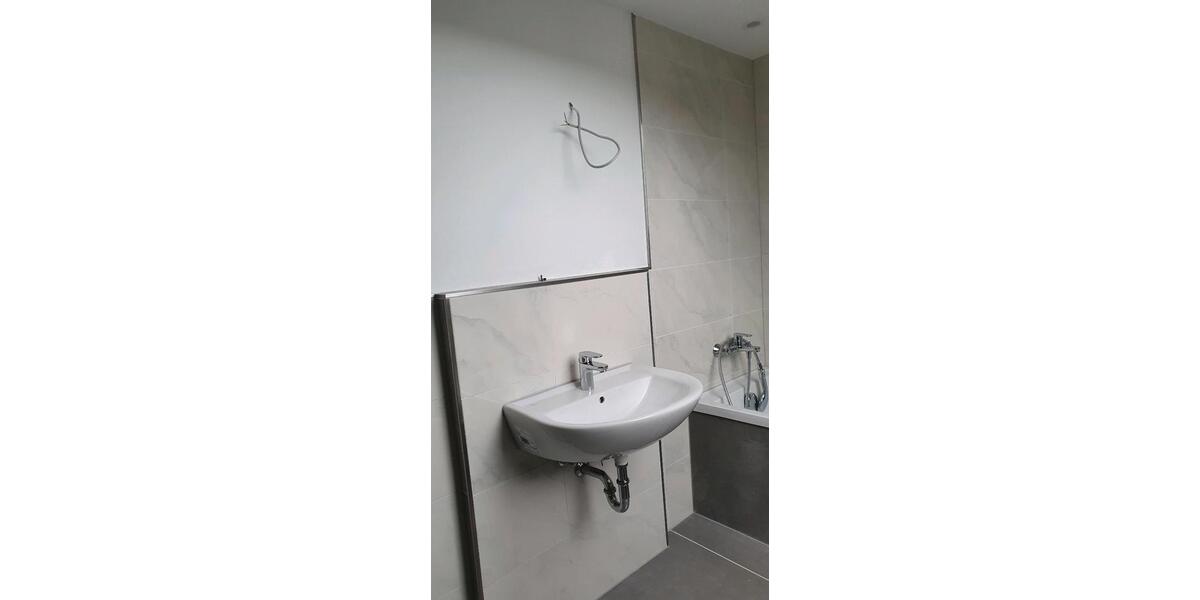 Dachgeschoßwohnung Lage - 2 Zimmer, 65 m&sup2;, 820&euro; | Angebot:25081433