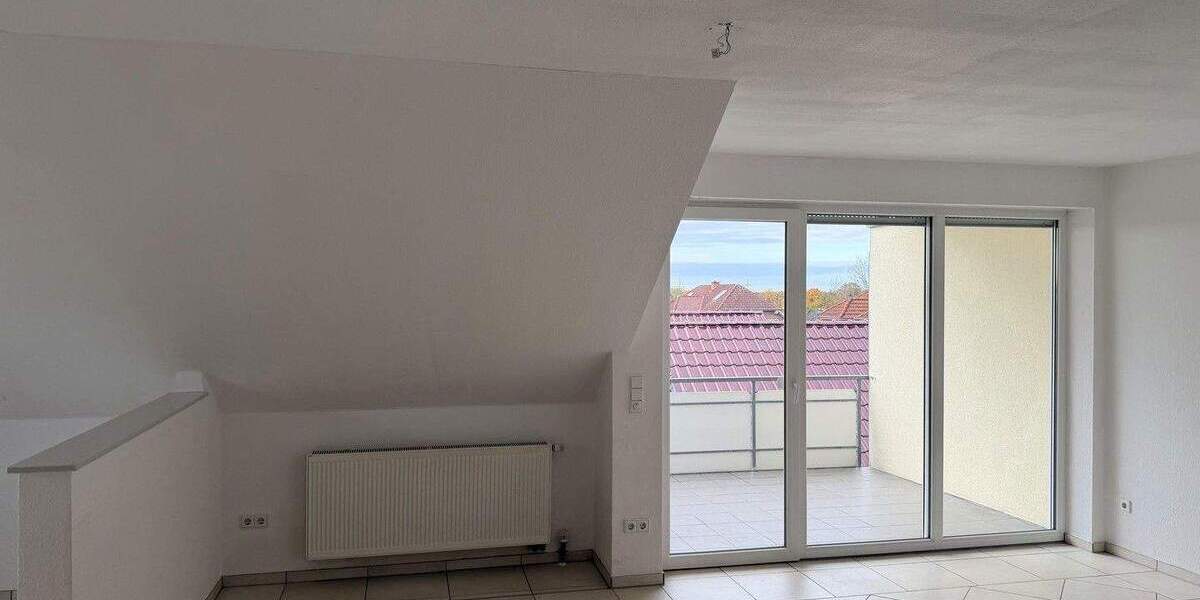 Gepflegete 3 Zimmer-Wohnung, mit offener Küche Dachgeschosswohnung (Fahrstuhl) in Schloß Holte-Stk. 3 zimmer