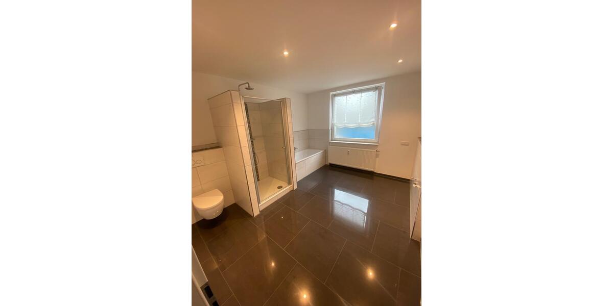 Erdgeschoßwohnung Bielefeld Heepen - 4.5 Zimmer, 134 m&sup2;, 1.250&euro; | Angebot:26632430