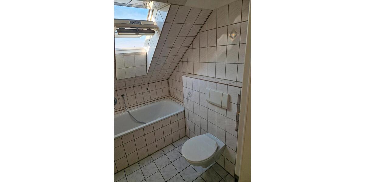 Dachgeschoßwohnung Gütersloh Isselhorst - 3 Zimmer, 60 m&sup2;, 480&euro; | Angebot:25793358