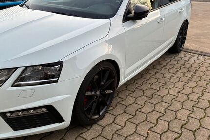 Skoda Octavia 182.000 km 16.490 &euro; Melle 49328