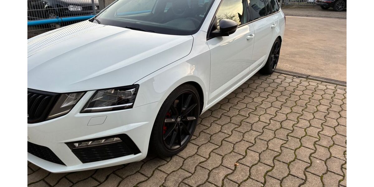 Skoda Octavia 182.000 km 16.490 &euro; Melle 49328