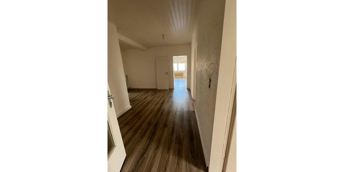 Etagenwohnung Oerlinghausen - 4 Zimmer, 140 m&sup2;, 1.380&euro; | Angebot:25887306