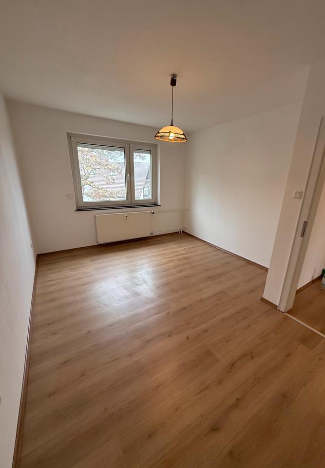 2 Zimmer Wohnung **Renoviert** zu vermieten zimmer