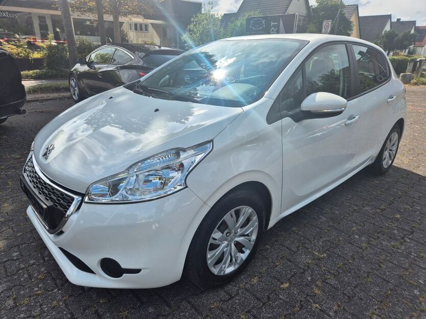 Peugeot 208 129.000 km 4.999 € Detmold 32756