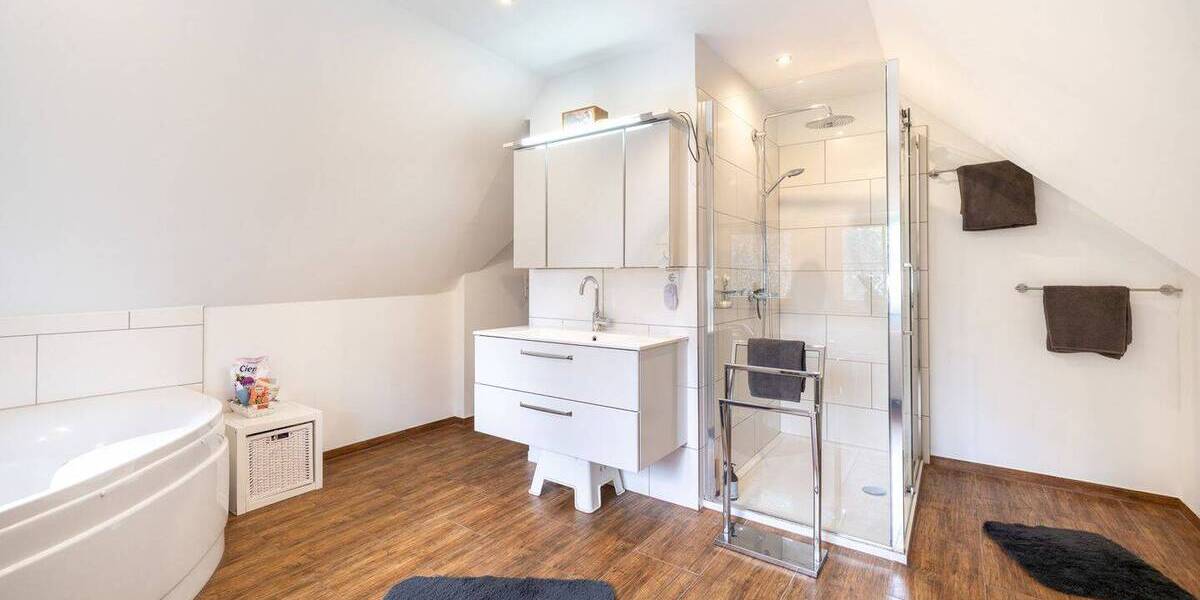 Einfamilienhaus Schloß Holte-Stukenbrock Schloß Holte - 8 Zimmer, 146 m&sup2;, 799.000&euro; | Angebot:25679052