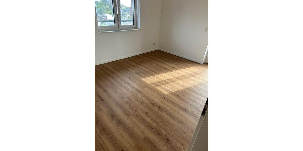 Einfamilienhaus Halle - 12 Zimmer, 208 m&sup2;, 1.950&euro; | Angebot:26434500