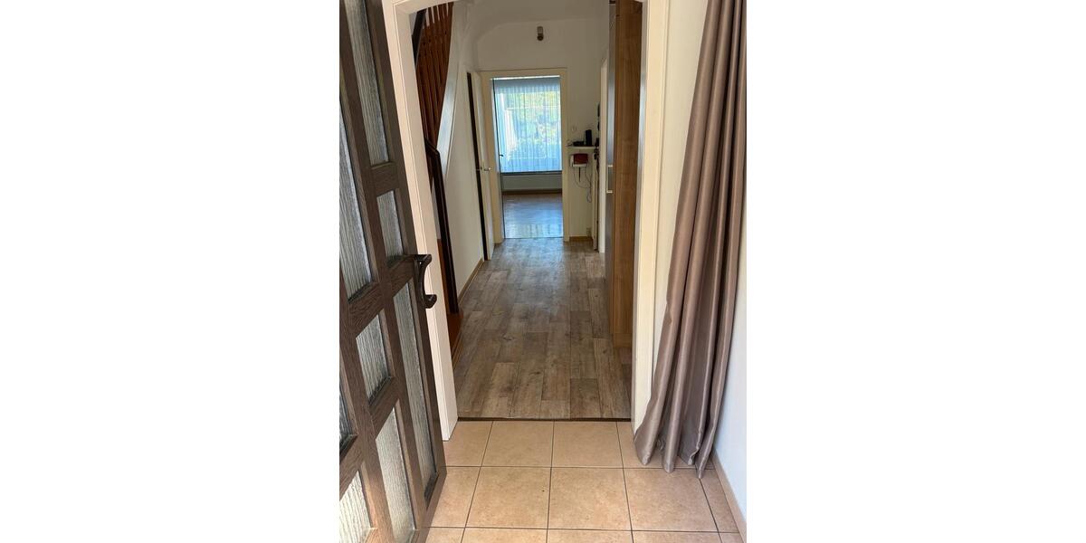 Charmante Doppelhaushaushälfte in Top Lage 5 zimmer