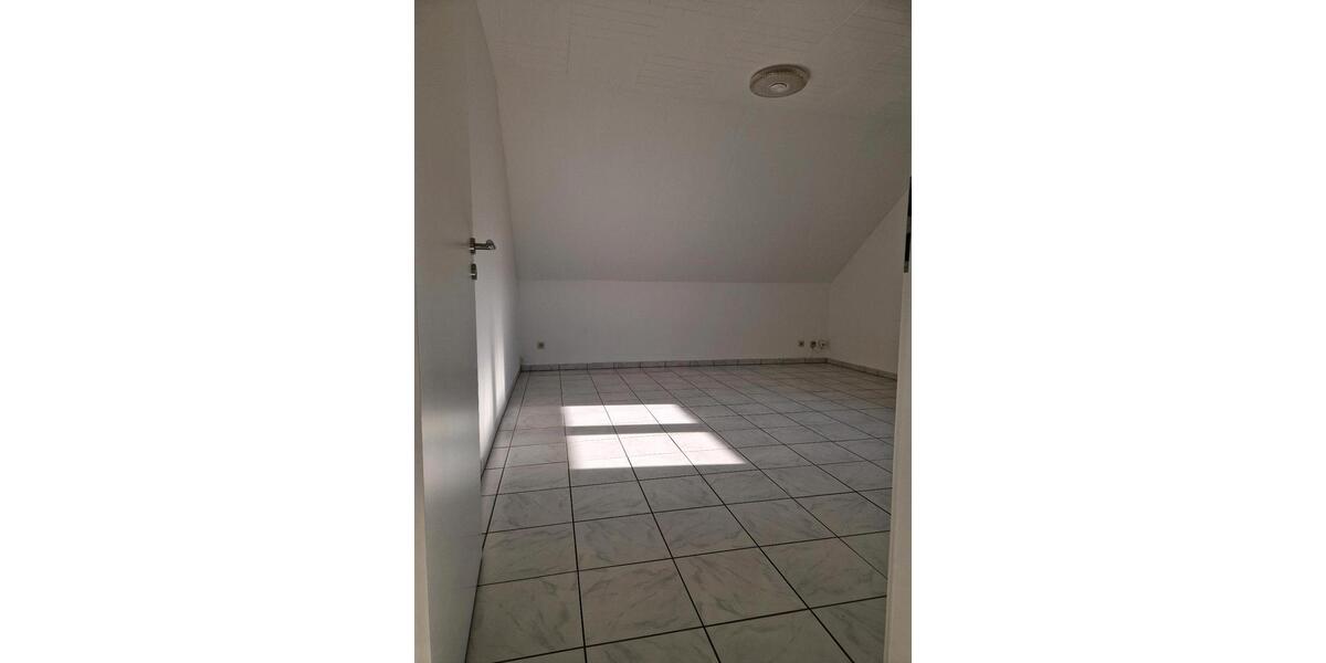 Dachgeschoßwohnung Gütersloh Isselhorst - 3 Zimmer, 60 m&sup2;, 480&euro; | Angebot:25793358