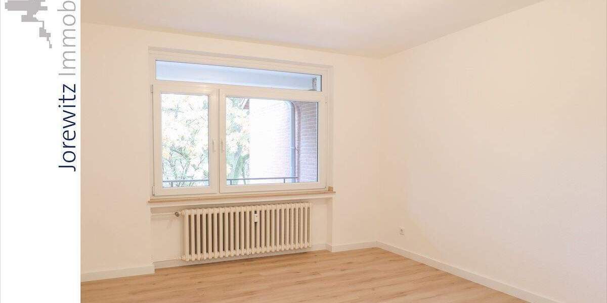 Helle, teilsanierte 3 Zimmer-Wohnung mit Sonnenbalkon und durchdachtem Grundriss in Bielefeld-Senne 3 zimmer