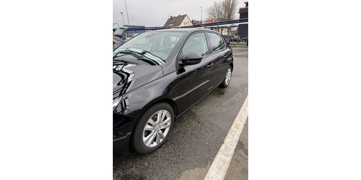 Peugeot 308 114.000 km 7.700 &euro; Bielefeld 33719