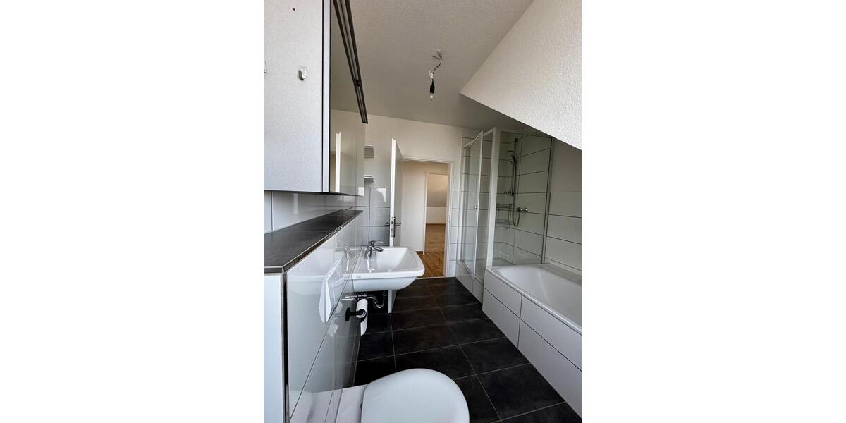 Dachgeschoßwohnung Bielefeld Schildesche - 4 Zimmer, 94 m&sup2;, 895&euro; | Angebot:25723694