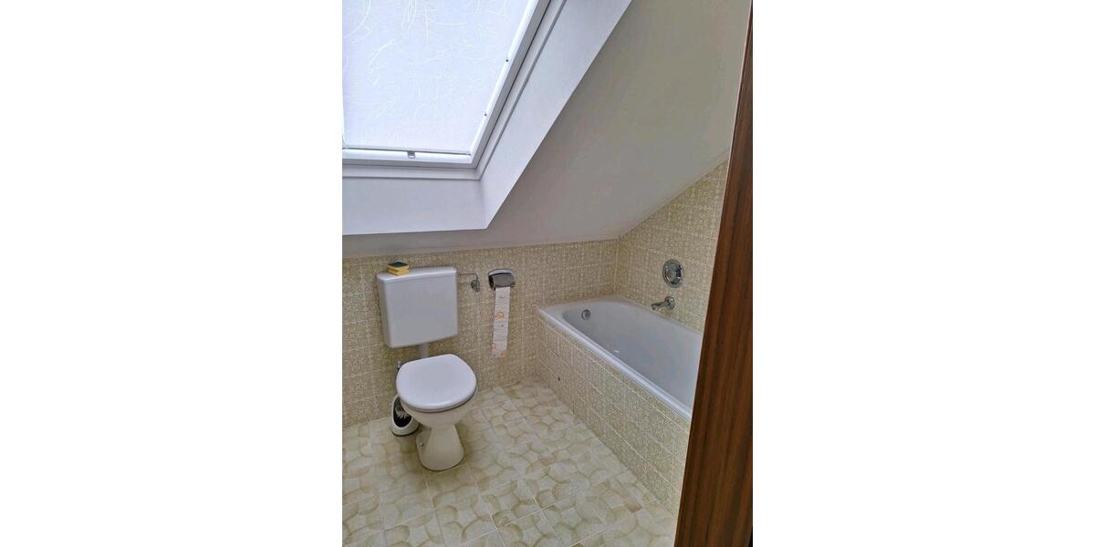 Dachgeschoßwohnung Leopoldshöhe - 2.5 Zimmer, 46 m&sup2;, 357&euro; | Angebot:25784115