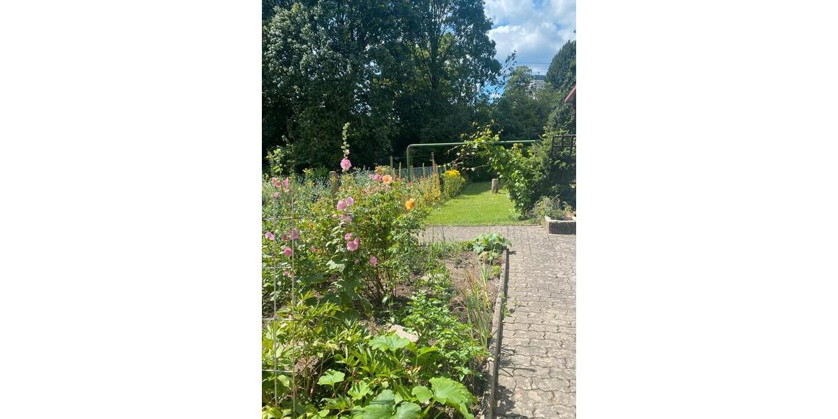 Reihenhaus Detmold - 8 Zimmer, 420.000&euro; | Angebot:23167919