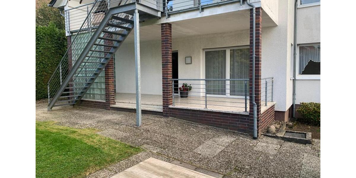 Attraktive 2,5-Zimmer-Wohnung mit großer überdachter Terrasse und 2 zimmer