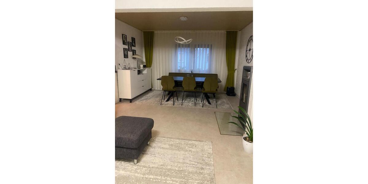 Reihenhaus Detmold - 8 Zimmer, 420.000&euro; | Angebot:23167919