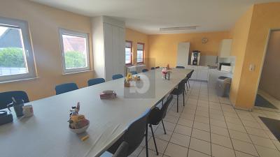 LUKRATIVE LACKIEREREI SUCHT NACHFOLGER 10 zimmer