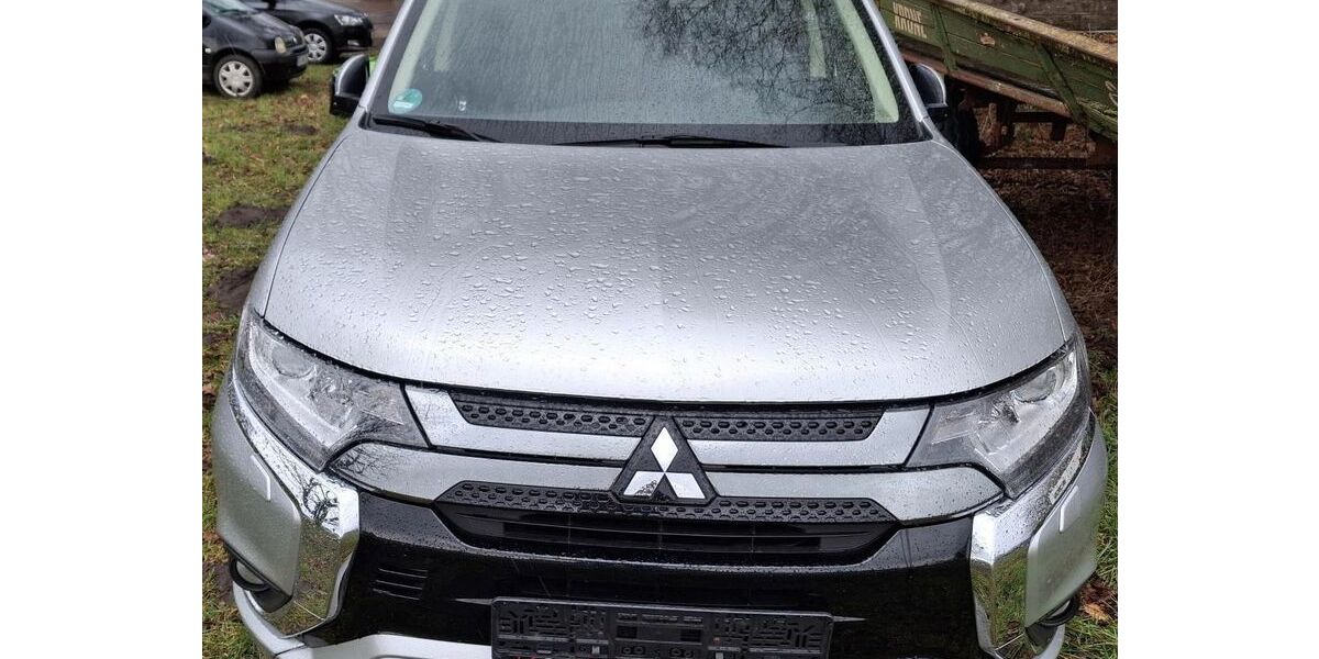 Mitsubishi Plug-in Hybrid Outlander 70.000 km 17.600 &euro; Gütersloh 33334
