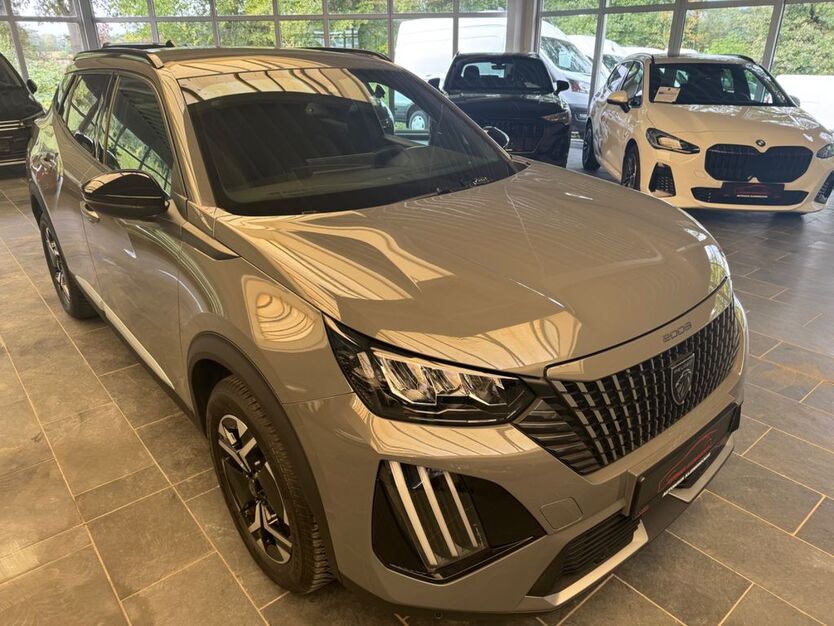 Peugeot 2008 5.900 km 22.999 € Versmold 33775