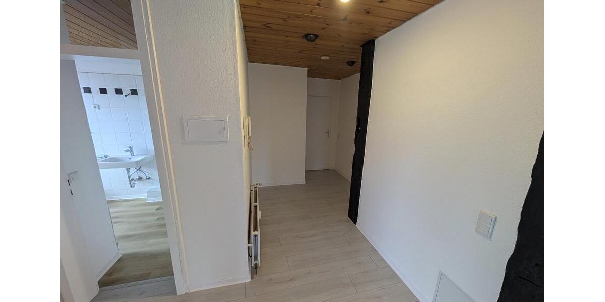 Dachgeschoßwohnung Detmold Hakedahl - 3 Zimmer, 80 m&sup2;, 640&euro; | Angebot:25784099