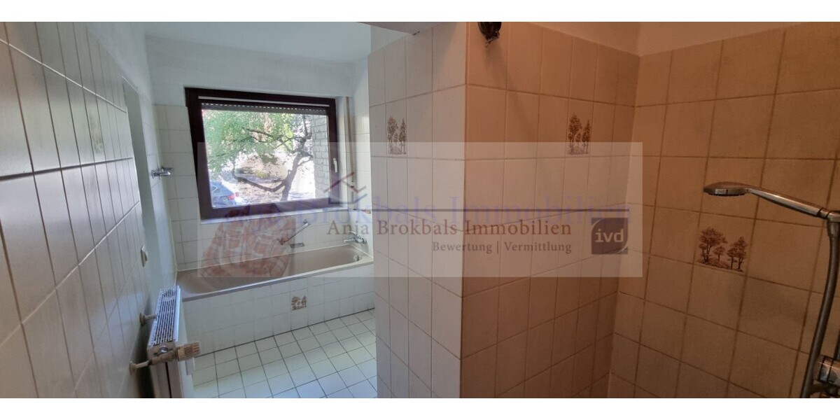 Nähe StadtparkKlinikum GT: Hochparterre mit Tiefgaragenstellplatz - bezugsfrei - für Käufer provisionsfrei - 2- Gütersloh Kattenstroth | Angebot:26992790